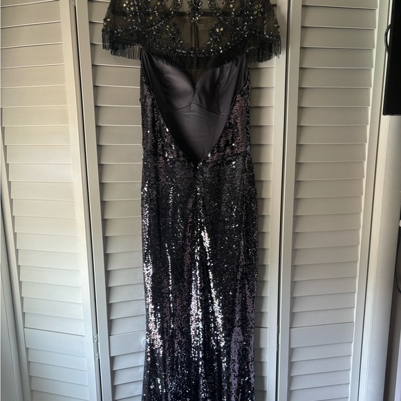 Beaded gown - Picture 6 of 8